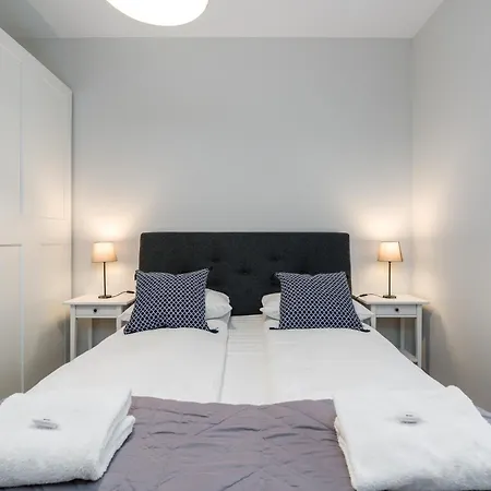 Lejlighed Chwaliszewo Elegant With Balcony In By Renters