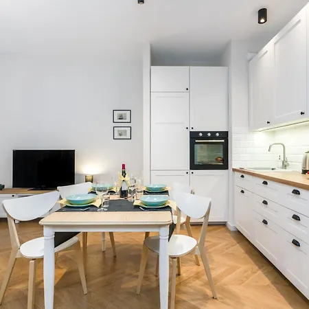 דירה Chwaliszewo Elegant With Balcony In By Renters