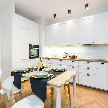 公寓 Chwaliszewo Elegant With Balcony In By Renters 波兹南