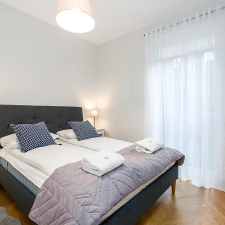 Lejlighed Chwaliszewo Elegant With Balcony In By Renters *