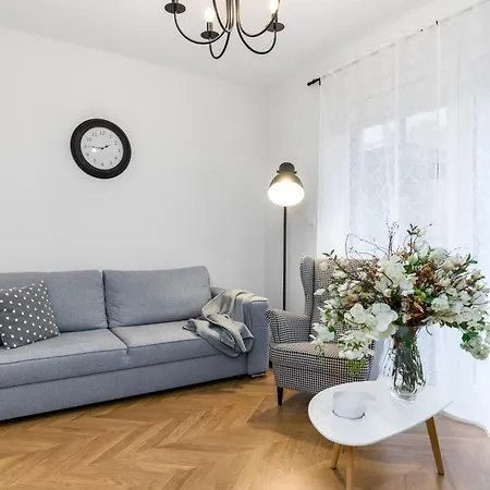公寓 Chwaliszewo Elegant With Balcony In By Renters